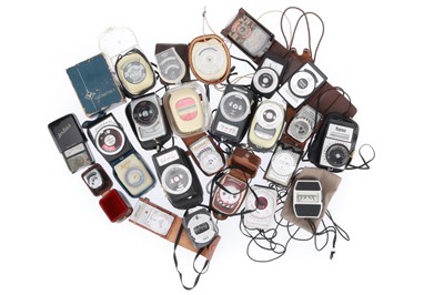 Lot 573 - A Selection of Exposure Meters
