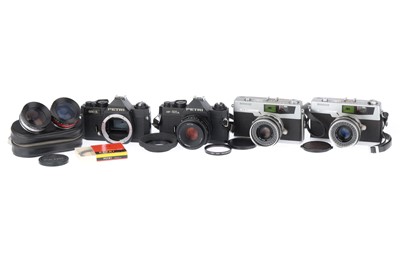 Lot 119 - A Group of Petri Cameras