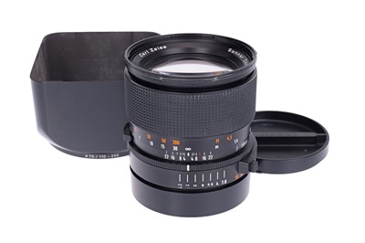 Lot 213 - A Carl Zeiss Sonnar F T* f/2.8 150mm Lens