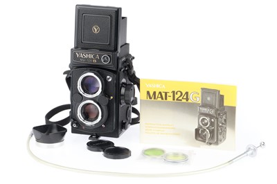 Lot 249 - A Yashica Mat 124G Medium Format TLR Camera