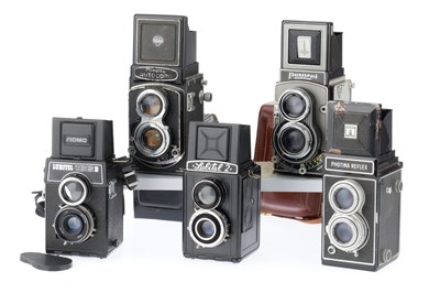 Lot 250 - A Group of Medium Format TLR Customers