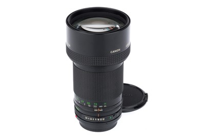 Lot 445 - A Canon f/2.8 200mm Lens