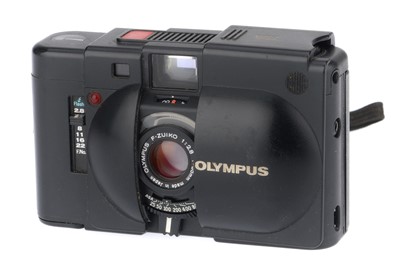 Lot 196 - An Olympus XA Rangefinder Camera