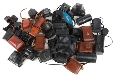Lot 593 - A Large Selection of Camera and Lens Cases