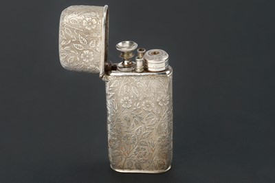 Lot 574 - A Decorative Opiate Syringe Set