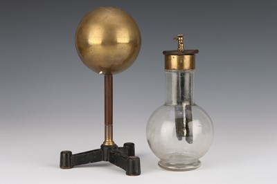 Lot 52 - A Bichromate Cell