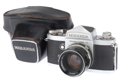 Lot 108 - A Miranda DR 35mm SLR Camera