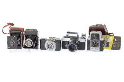 Lot 314 - A Selection of 35mm Cameras