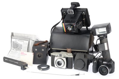 Lot 160 - A Mixed Selection of Cameras