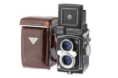 Lot 260 - A Yashica-Mat LM TLR Camera