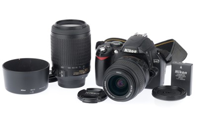Lot 73 - A Nikon D40 Digital SLR Camera Outfit