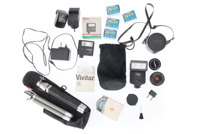 Lot 514 - A Selection of Mixed Photographica