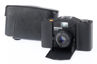 Lot 146 - A Minox 35 GT Camera