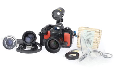 Lot 70 - A Nikonos-V 35mm Weatherpoof Camera Outfit