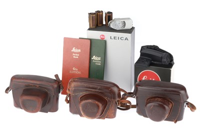 Lot 55 - A Selection of Leica Accessories