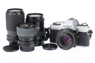 Lot 104 - A Minolta X-300 Camera Outfit
