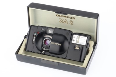 Lot 188 - An Olympus XA Rangefinder Camera