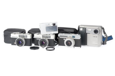 Lot 326 - A Group of Mixed Cameras