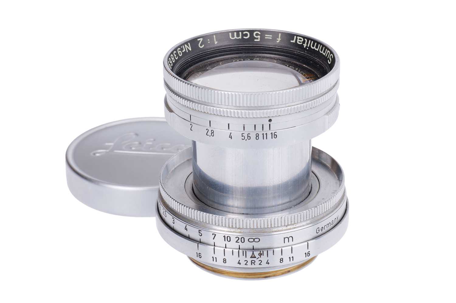 Lot 27 - A Leitz Summitar f/2 50mm Lens