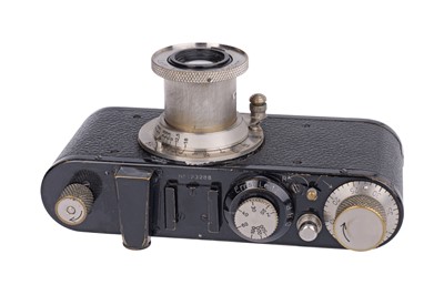 Lot 5 - A Leica Standard Camera