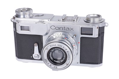 Lot 141 - A Zeiss Ikon Contax II Rangefinder Camera