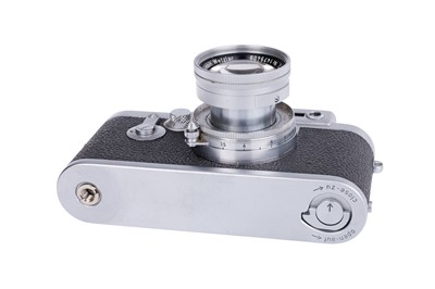 Lot 18 - A Leica IIIg Rangefinder Camera
