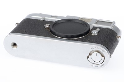 Lot 24 - A Leica M2 35mm Rangefinder, Camera Body