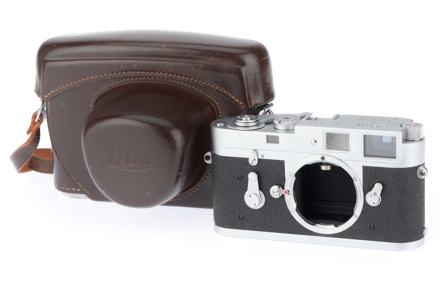 Lot 20 - A Leica M2 Rangefinder Camera Body