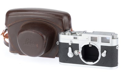 Lot 21 - A Leica M3 Rangefinder Camera Body