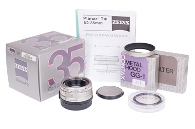 Lot 179 - A Carl Zeiss Planar T* f/2 35mm Lens
