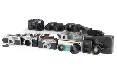 Lot 346 - A Mixed Selection of Cameras
