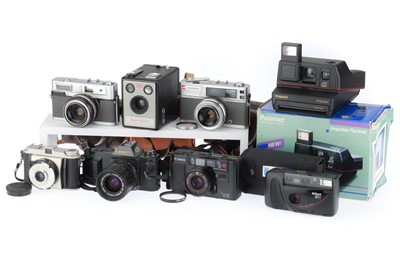 Lot 304 - A Mixed Selection of Cameras