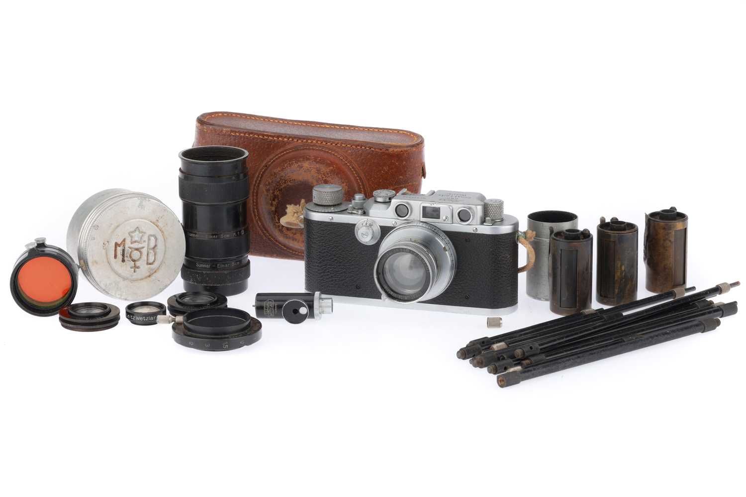 Lot 28 - A Leica IIIb Rangefinder Camera