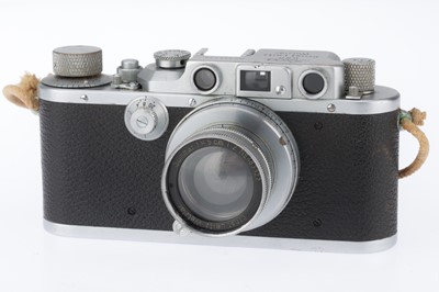 Lot 28 - A Leica IIIb Rangefinder Camera