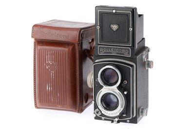 Lot 258 - A Rollei Rolleicord V TLR Camera