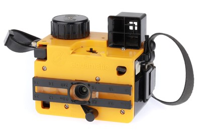 Lot 275 - A La Spirotechnique Aquamatic Underwater Camera