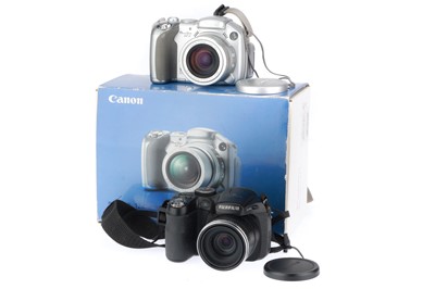 Lot 195 - A Pair of Digital Cameras