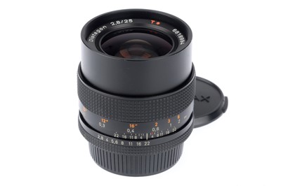 Lot 386 - A Carl Zeiss Distagon T* f/2.8 25mm Lens