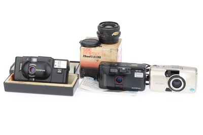 Lot 222 - A Group of Compact Cameras
