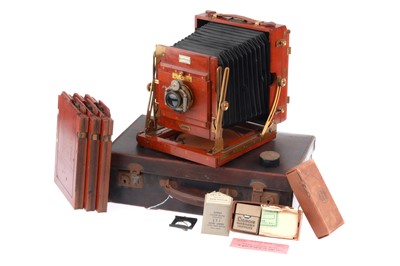 Lot 400 - A Sanderson "Regular Model" Mahogany and Brass Half Plate Camera