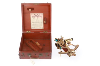 Lot 658 - Cased Sextant