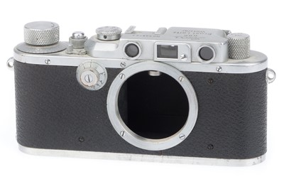 Lot 32 - A Leica IIIa Rangefinder Camera Body
