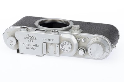 Lot 32 - A Leica IIIa Rangefinder Camera Body