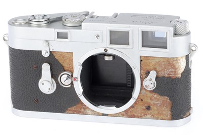 Lot 2 - A Leica M3 Rangefinder Camera Body