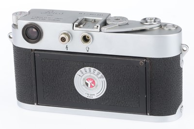 Lot 1 - A Leica M3 Rangefinder Double Stroke Camera Body