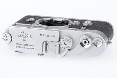 Lot 1 - A Leica M3 Rangefinder Double Stroke Camera Body