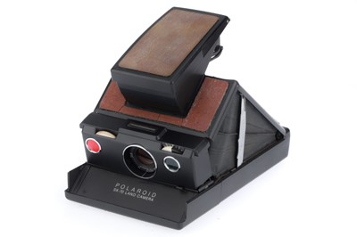 Lot 322 - A Polaroid SX-70 Land Camera Model 2