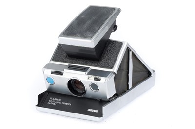 Lot 325 - A Polaroid SX-70 Land Camera Alpha 1