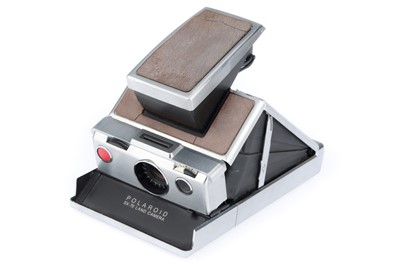 Lot 327 - A Polaroid SX-70 Land Camera