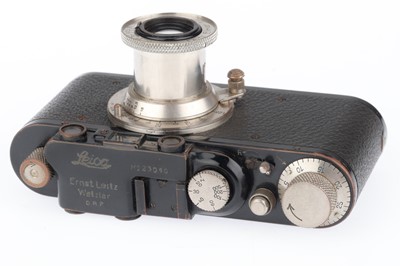 Lot 27 - A Leica II 35mm Rangefinder Camera